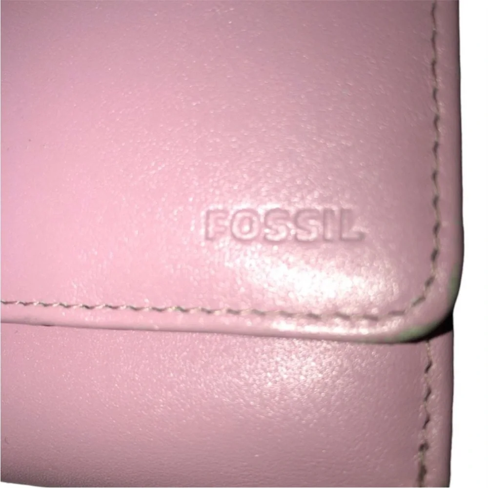 fossil new un used baby soft pink LEATHER quad fold card wallet credit c…